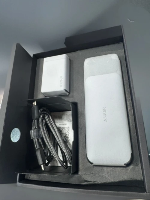 Power Bank Anker 24000mAh 140w Avec chargeur 100w