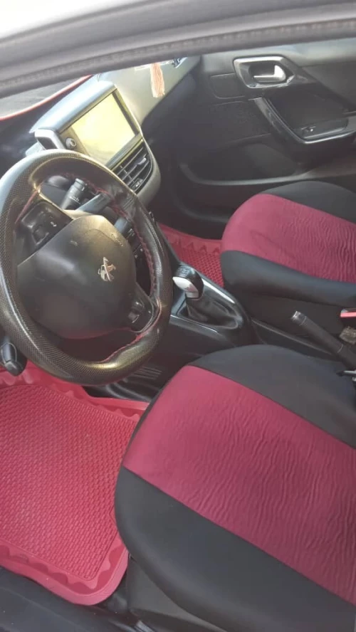 Peugeot 208 2012 208