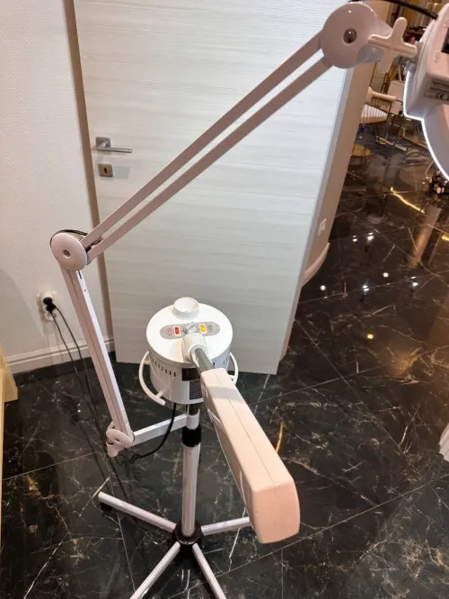 Matériel de salon de coiffure et esthétique professionnel