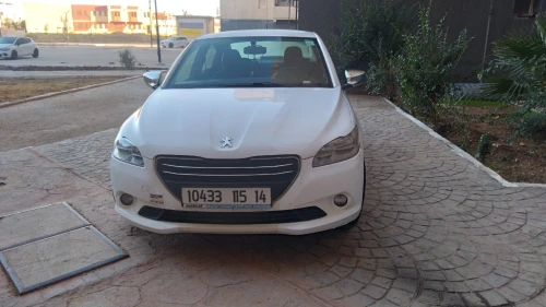 Peugeot 301 2015 pack luxe 