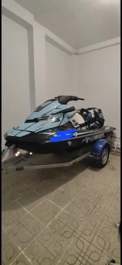 Jet ski