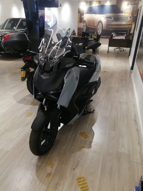 Yamaha T MAX XMAX TECH MAX 2025