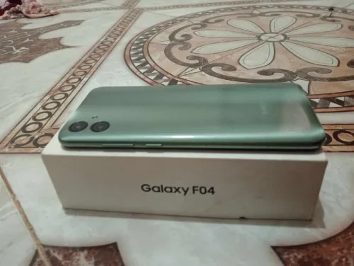 Samsung Samsung f04