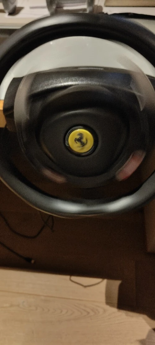 Volant Thrustmaster T80 Ferrari 488 GTB Édition