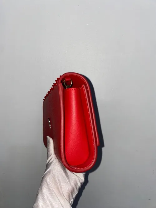 Pochette louboutin rouge luxueux master qualité