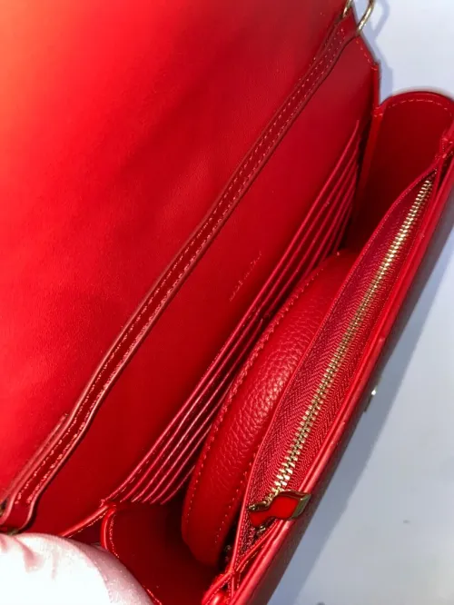 Pochette louboutin rouge luxueux master qualité