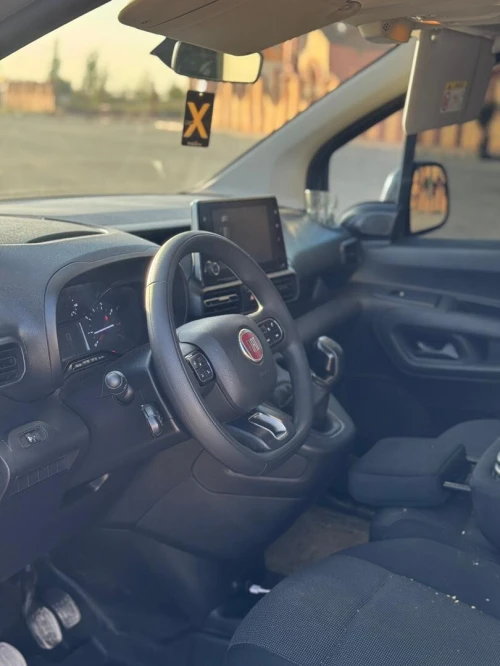 Fiat Doblo 2023 Italien