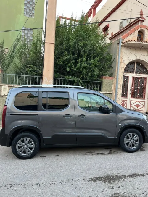 Peugeot Rifter 2023 