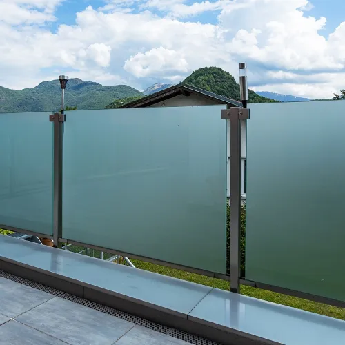 verre trempé ( vitrines, cabine de douche italienne, rampes d'escalier, garde corps) 