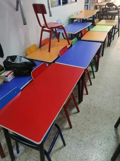 طاولة مدرسية و كرسي 