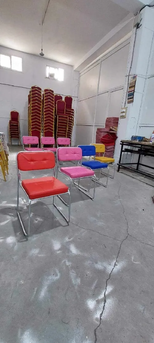 Chaise (كرسي)