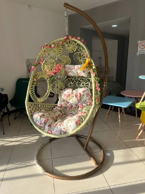 Chaise Balançoire Lotus et d'autres 
