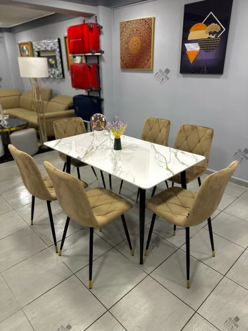 Table marbré avec 6 chaises capitonnées 