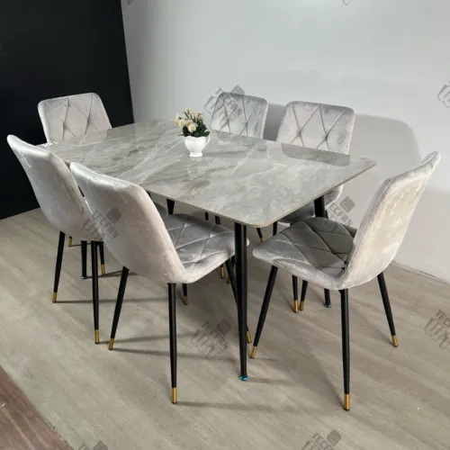 Table marbré avec 6 chaises capitonnées 