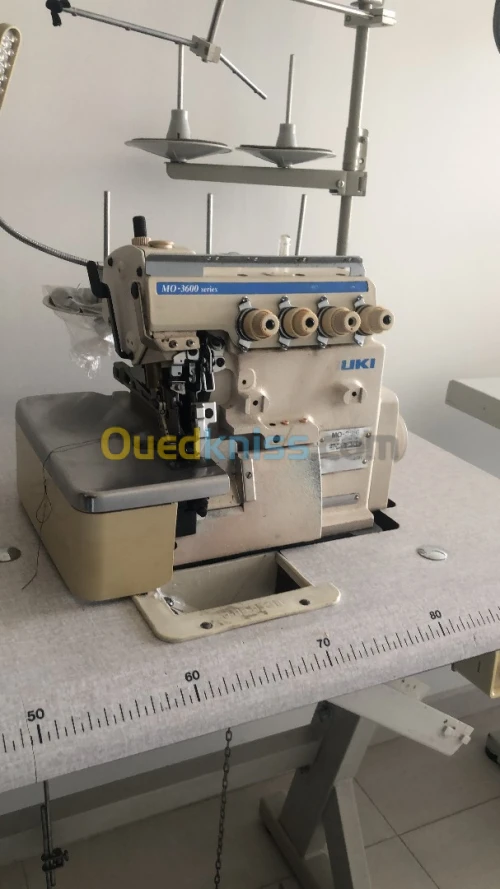 1 MACHINE SURJETEUSE JUKI PRO