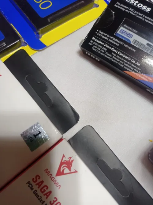 Lot de 34 SSD et SSD Nvme