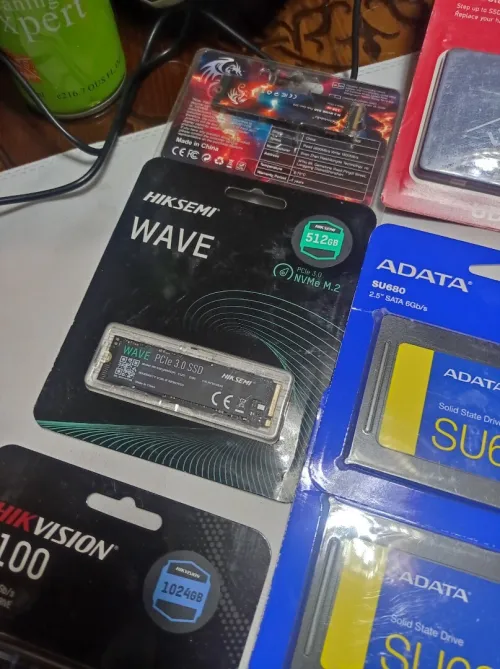 Lot de 34 SSD et SSD Nvme