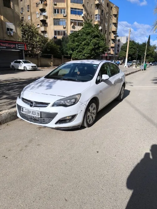 Opel Astra 4 portes 2015 Astra 4 portes