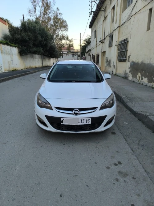 Opel Astra 4 portes 2015 Astra 4 portes