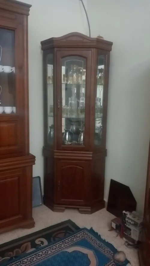 a vendre table + bibliothèque + argenterie 