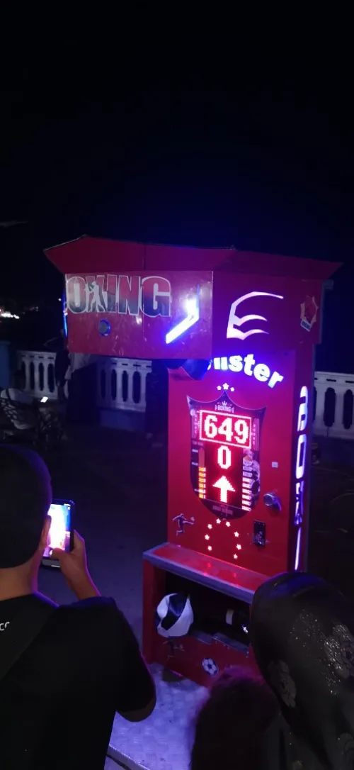 Machine de boxe , boxing machine , punching-ball ، الة الملاكمة  ، جهاز قياس قوة اللكمة 