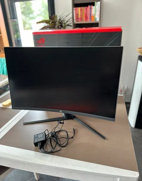 Écran gamer ASUS ROG Strix XG32VC 31,5" WQHD 170Hz