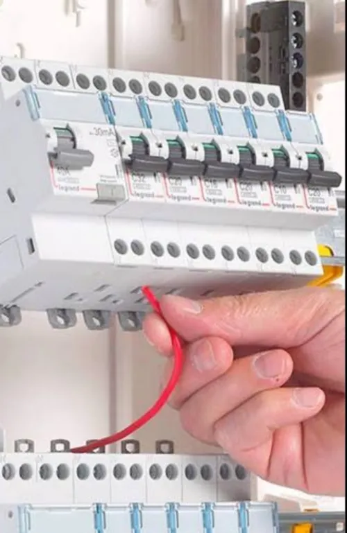Électricien bâtiment كهربائي