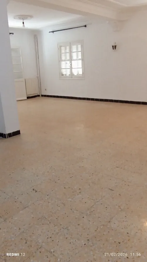 Location Appartement Niveau de villa F5 Alger Bouzareah