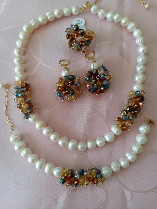 طاقم من الجوهر والكريستال سواروفسكي 🤩 parure en perles de culture et cristal Swarovski ❤️
