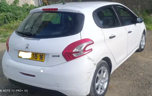 Peugeot 208 2015 Silver Line