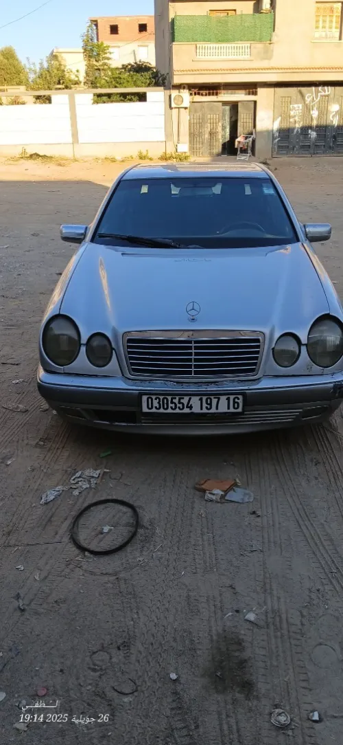 Mercedes 4far 1997 E250