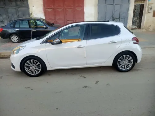 Peugeot 208 2016 Allure Facelift