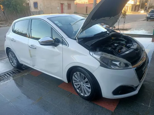 Peugeot 208 2016 Allure Facelift