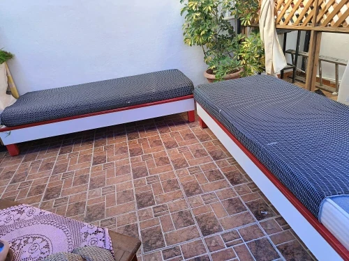 2 lit en bois sans matelas 
