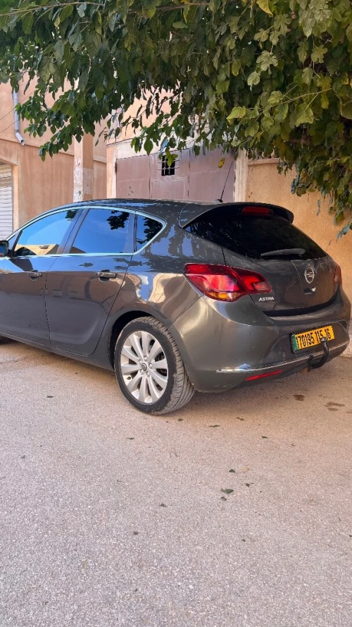 Opel Astra 2015 