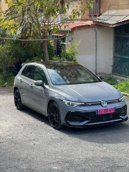 Volkswagen Golf 8 2025 R Black Edition 