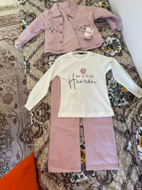 Ensemble enfant fille et garçon