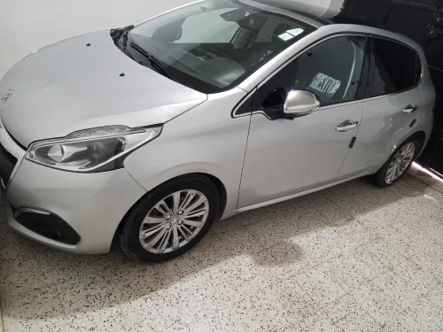 Peugeot 208 2018 Access Facelift