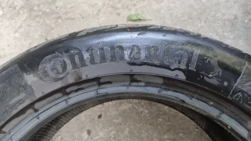 Pneus 225/50 R17 Michelin et Continental bonne état caba Europe