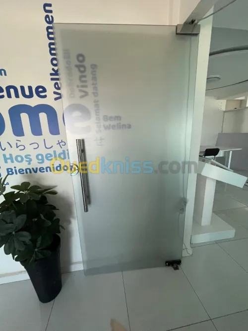 Porte en verre trempé