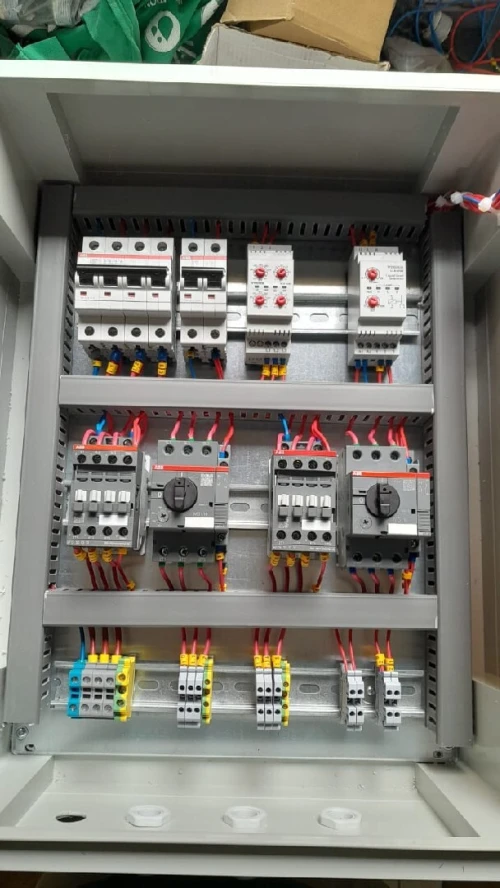Installation électrique monté charge