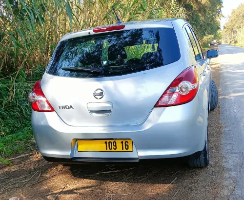 Nissan Tiida 5 portes 2009 Tekna