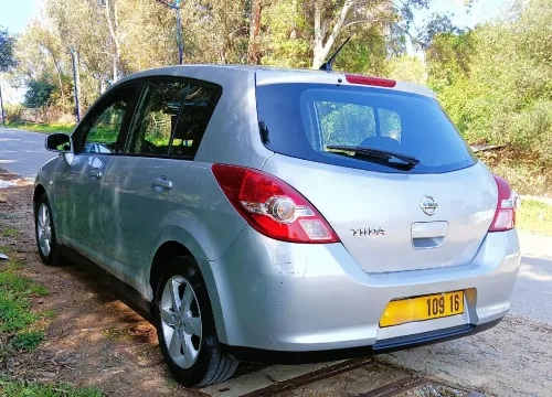 Nissan Tiida 5 portes 2009 Tekna