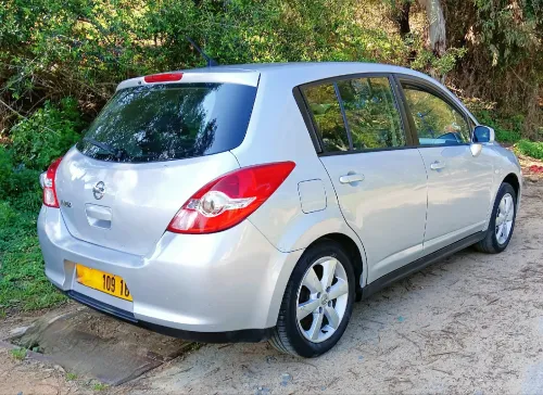 Nissan Tiida 5 portes 2009 Tekna