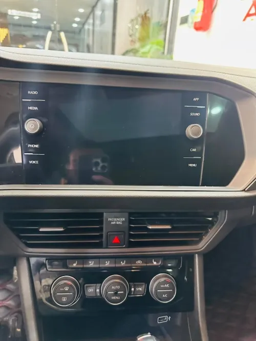 Volkswagen Jetta 2020 Carat