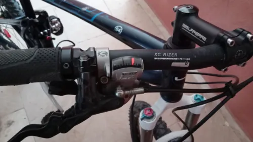 Vélo pro. Lapierre double amortisseur