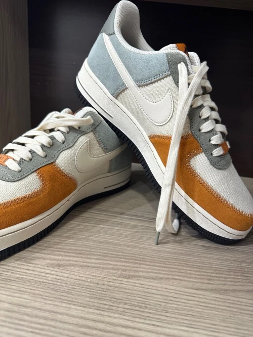 Nike air force1 07 lv08 pointure42 orignal 