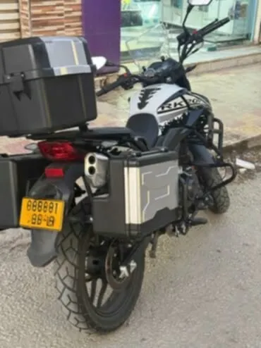RK 200 Blanc et noir coleur 2025