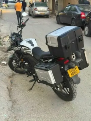RK 200 Blanc et noir coleur 2025