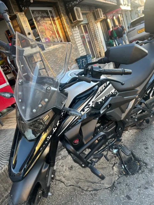 RK 200 Blanc et noir coleur 2025